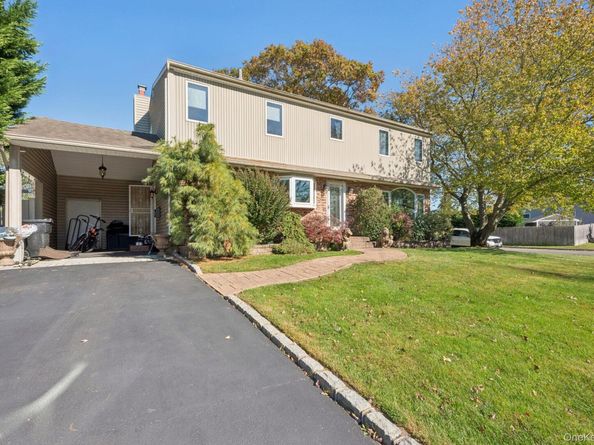 23 Windsor Street, Islip NY 11751