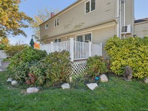 23 Windsor Street, Islip NY 11751