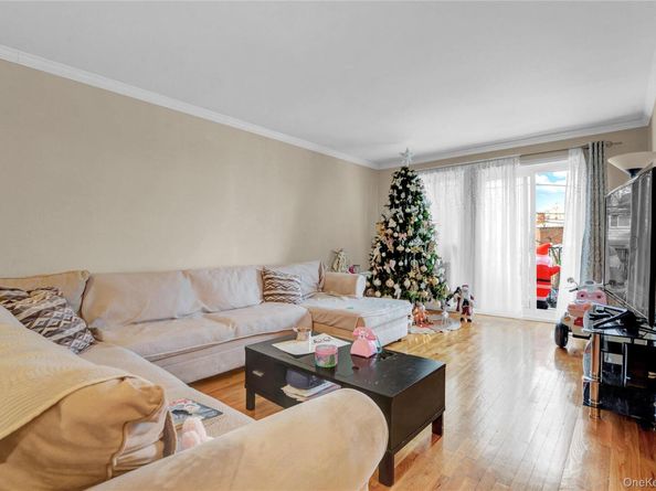 20-39 49th Street, Astoria NY 11105