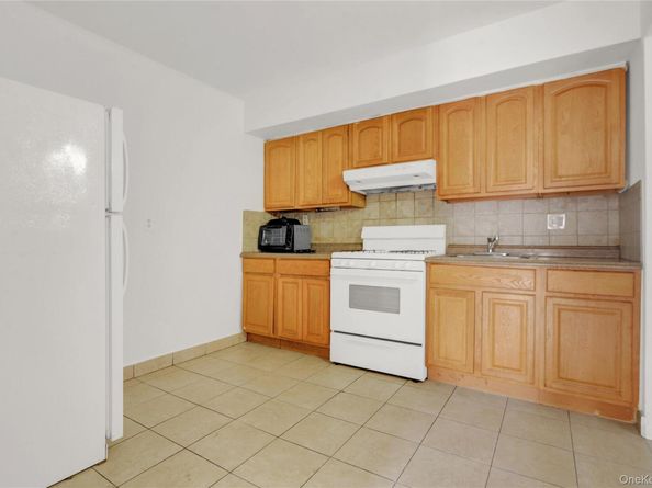 20-39 49th Street, Astoria NY 11105