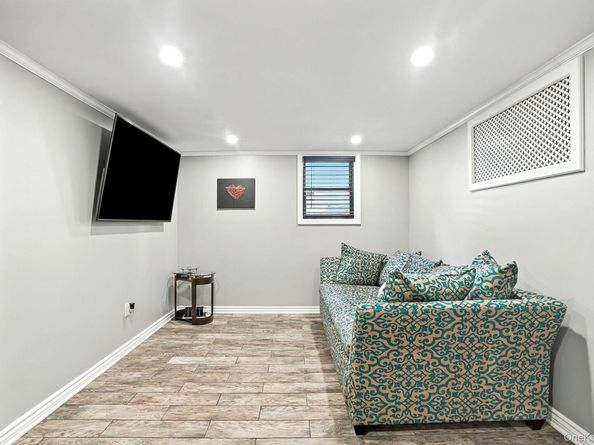 1260 Rhinelander Avenue, Bronx NY 10461