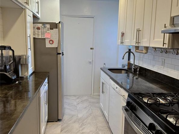 18-40 211st Street 5A, Bayside NY 11360