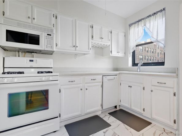 1 Jefferson Avenue D2, Rockville Centre NY 11570
