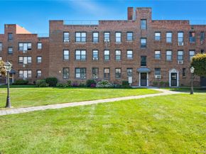 1 Jefferson Avenue D2, Rockville Centre NY 11570