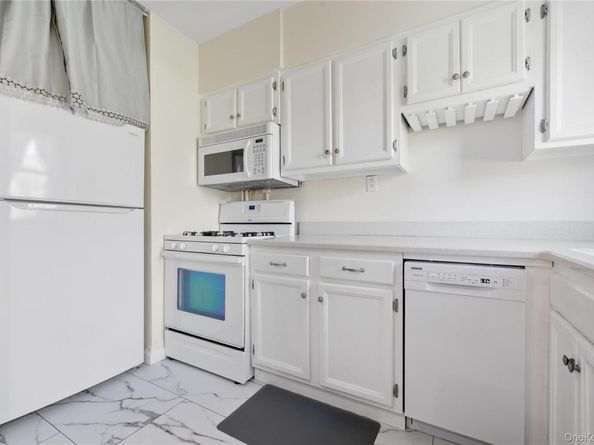 1 Jefferson Avenue D2, Rockville Centre NY 11570