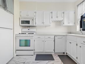 1 Jefferson Avenue D2, Rockville Centre NY 11570