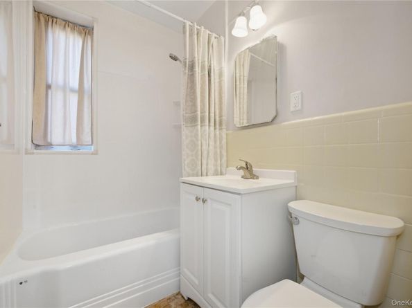 1 Jefferson Avenue D2, Rockville Centre NY 11570