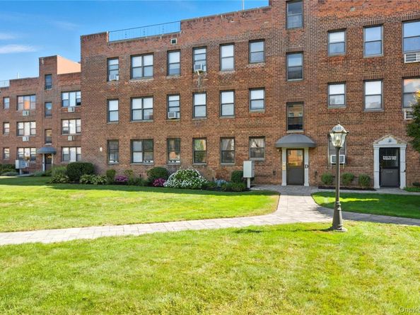 1 Jefferson Avenue D2, Rockville Centre NY 11570