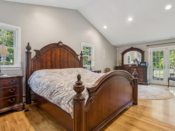 26 Hastings Drive, Northport NY 11768