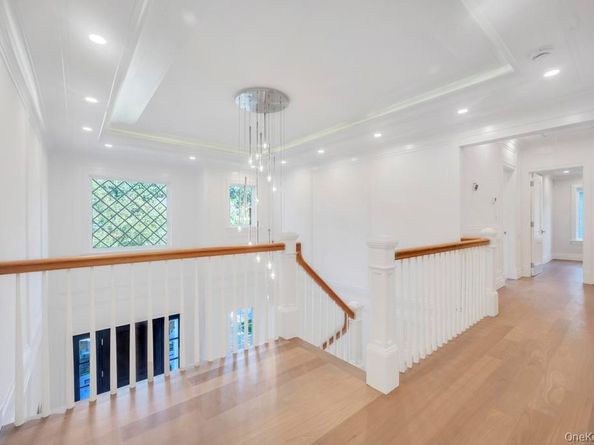 112 Chapel Road, Manhasset NY 11030