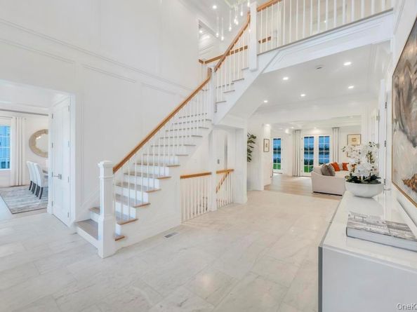 112 Chapel Road, Manhasset NY 11030