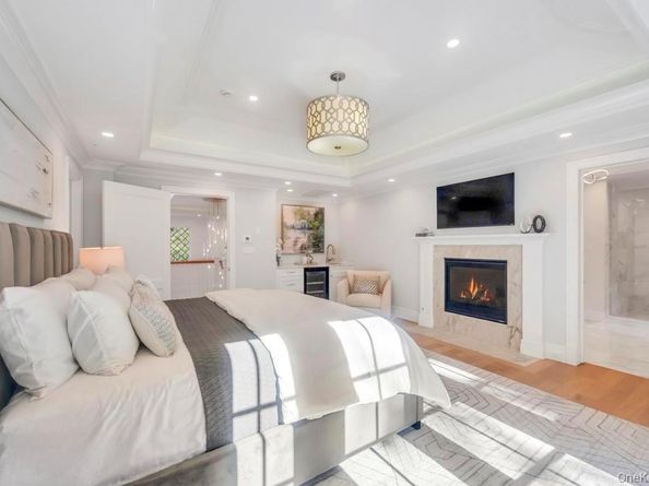 112 Chapel Road, Manhasset NY 11030