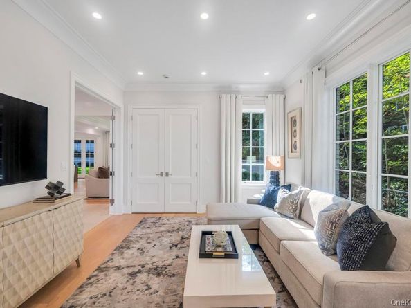 112 Chapel Road, Manhasset NY 11030