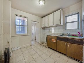 421 S 10th Avenue, Mount Vernon NY 10550