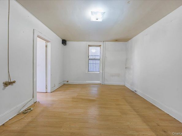 421 S 10th Avenue, Mount Vernon NY 10550
