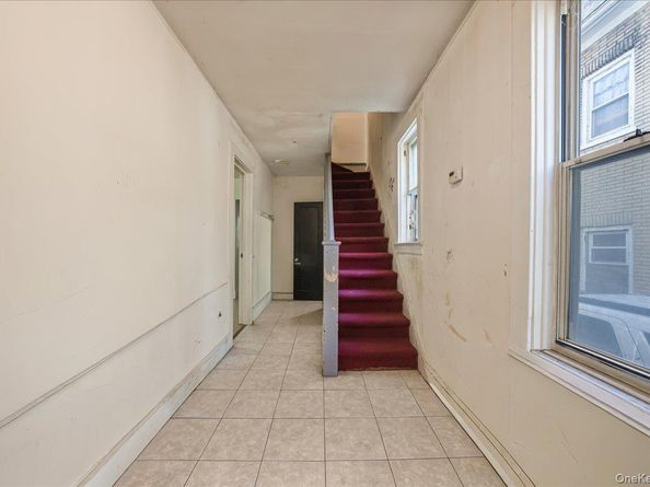 421 S 10th Avenue, Mount Vernon NY 10550