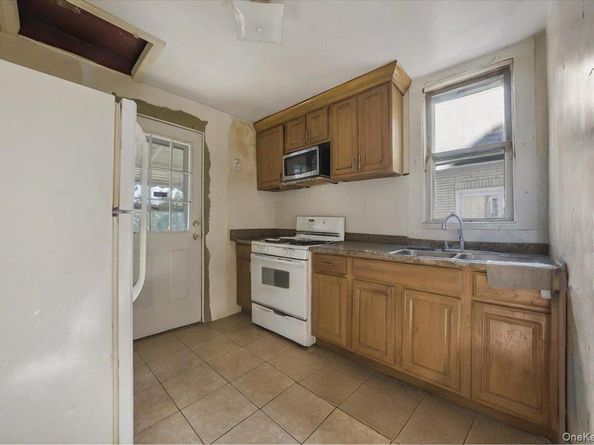 421 S 10th Avenue, Mount Vernon NY 10550