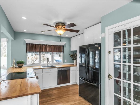 639 N Chicot Avenue, West Islip NY 11795