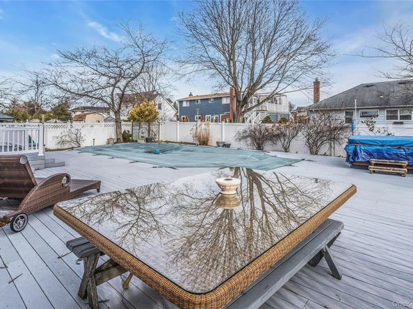 639 N Chicot Avenue, West Islip NY 11795