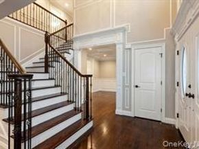 11 Evelyn Court, Syosset NY 11791