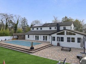 24 Twin River Drive, Oakdale NY 11769