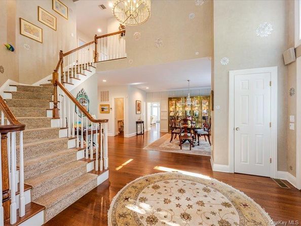 38 Fieldstone Lane, Oyster Bay NY 11771