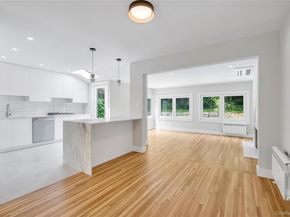 27 Meadowfield Lane, Glen Cove NY 11542