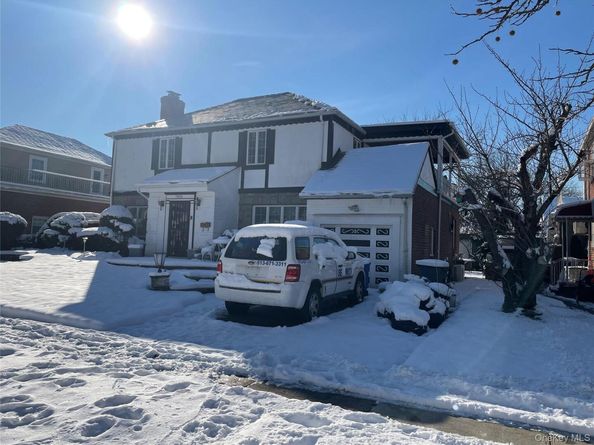 7808 221st Street, Oakland Gardens NY 11364