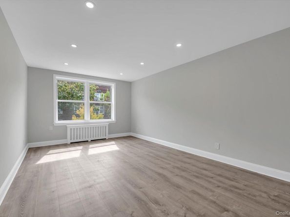 141-11 78th Rd 2A, Flushing NY 11367