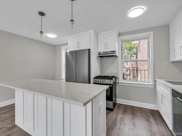 141-11 78th Rd 2A, Flushing NY 11367