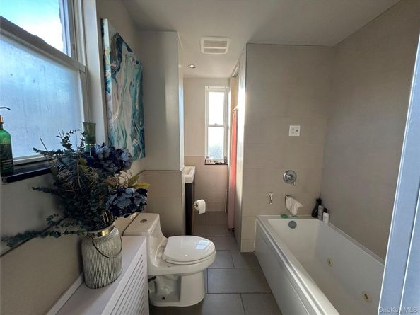 1039 Calhoun Avenue, Bronx NY 10465