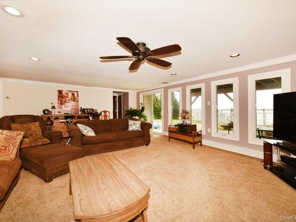 3106 Clubhouse Road, Merrick NY 11566