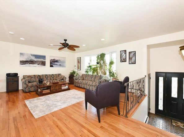 3106 Clubhouse Road, Merrick NY 11566