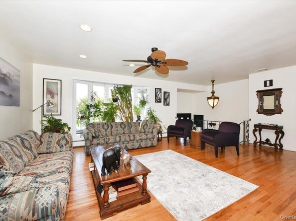 3106 Clubhouse Road, Merrick NY 11566