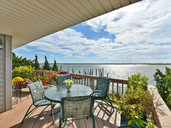 3106 Clubhouse Road, Merrick NY 11566