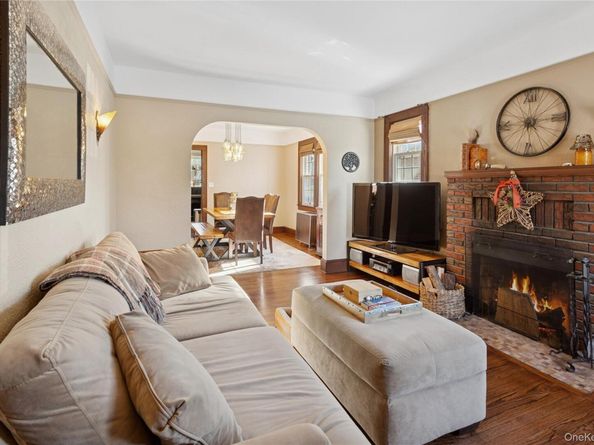 15 N Oceanside Road, Rockville Centre NY 11570