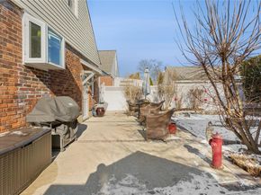 15 N Oceanside Road, Rockville Centre NY 11570
