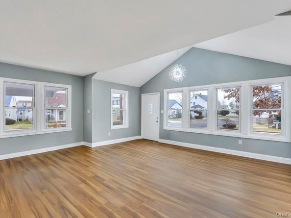 17 Sapir Street, Valley Stream NY 11580