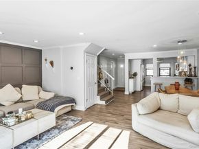 6 Cold Harbour Lane, Woodbury NY 11797