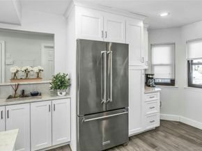 6 Cold Harbour Lane, Woodbury NY 11797