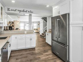 6 Cold Harbour Lane, Woodbury NY 11797