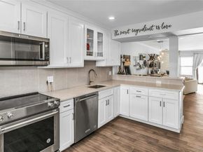 6 Cold Harbour Lane, Woodbury NY 11797