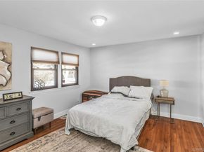 6 Cold Harbour Lane, Woodbury NY 11797