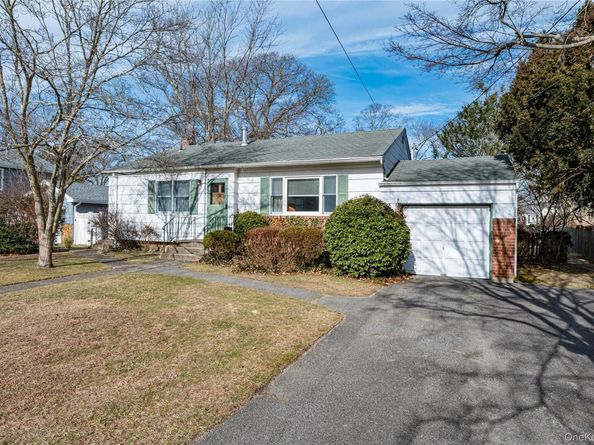 67 Edgewood Road, West Islip NY 11795