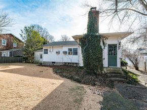 67 Edgewood Road, West Islip NY 11795