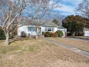 67 Edgewood Road, West Islip NY 11795