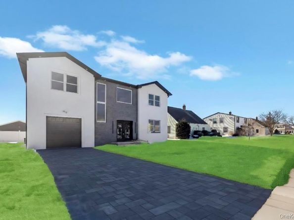 62 Haven Lane, Levittown NY 11756