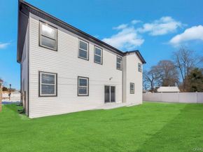 62 Haven Lane, Levittown NY 11756