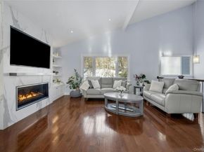 30 Highclere Lane, Valhalla NY 10595