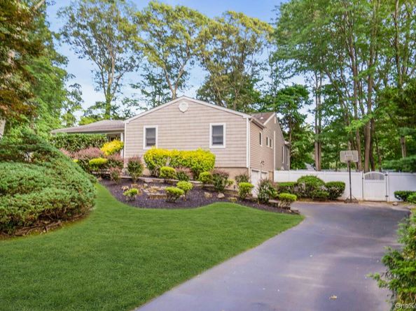 48 Randolph Drive, Dix Hills NY 11746